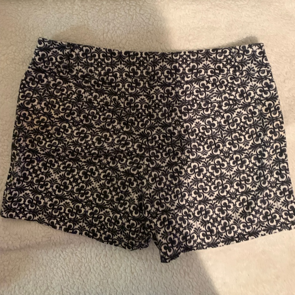 White House Black Market Size 8